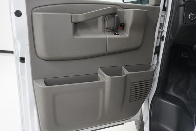 2017 Chevrolet Express Cargo Van RWD 3500 155" - 22987698 - 9