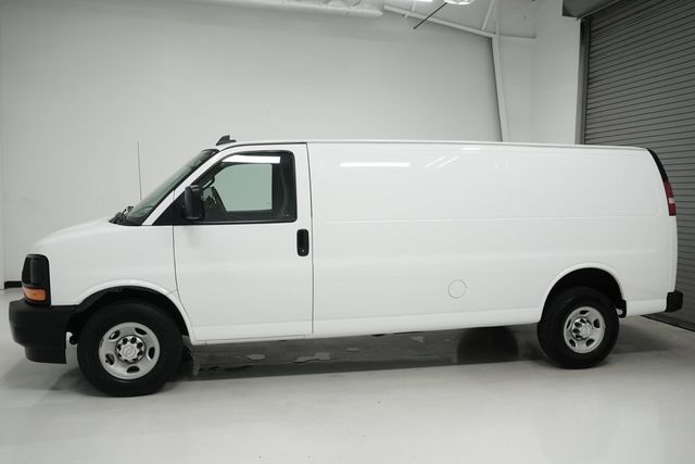 2017 Chevrolet Express Cargo Van RWD 3500 155" - 22987698 - 4