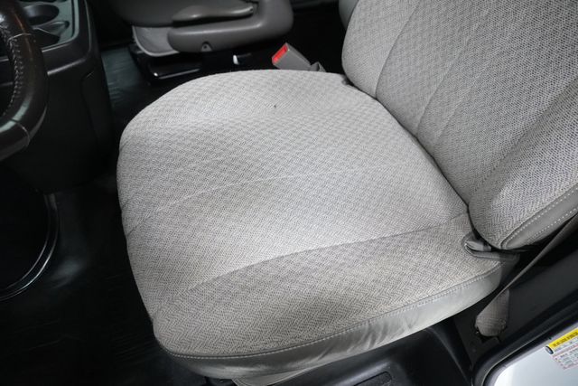 2017 Chevrolet Express Cargo Van RWD 3500 155" - 22987698 - 8