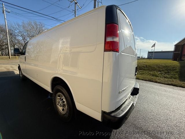 2017 Chevrolet Express Cargo Van RWD 3500 155" - 22712031 - 5