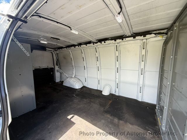 2017 Chevrolet Express Cargo Van RWD 3500 155" - 23020229 - 23
