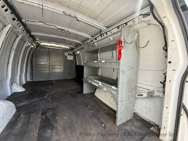 2017 Chevrolet Express Cargo Van RWD 3500 155" - 23020229 - 26