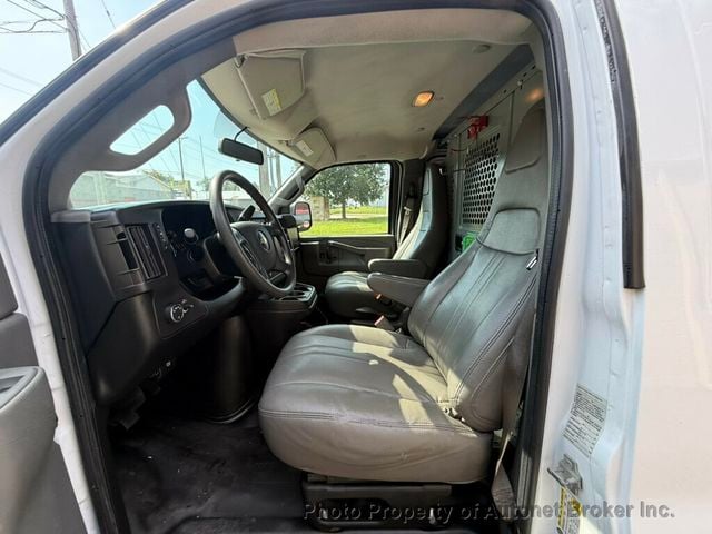 2017 Chevrolet Express Cargo Van RWD 3500 155" - 23069961 - 11