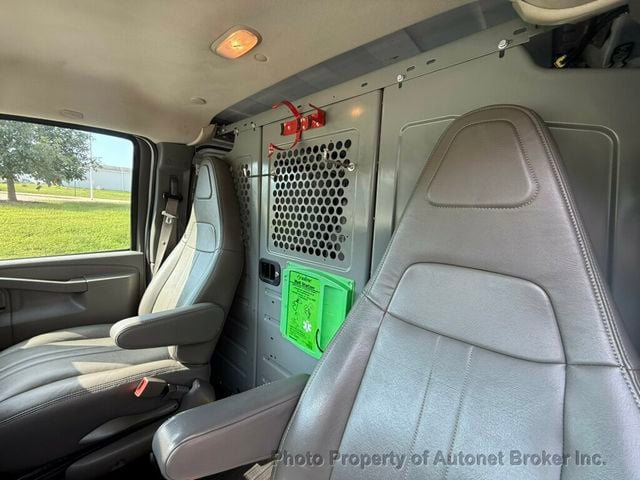 2017 Chevrolet Express Cargo Van RWD 3500 155" - 23069961 - 14