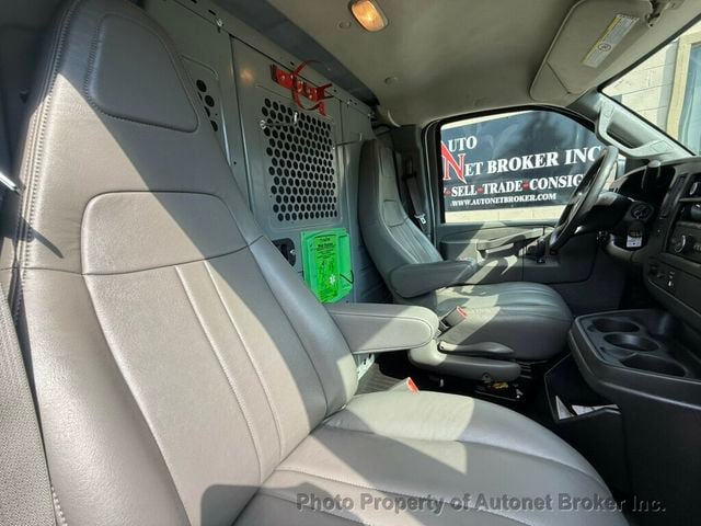2017 Chevrolet Express Cargo Van RWD 3500 155" - 23069961 - 19