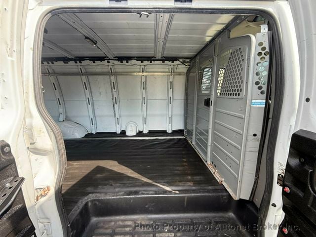 2017 Chevrolet Express Cargo Van RWD 3500 155" - 23069961 - 22