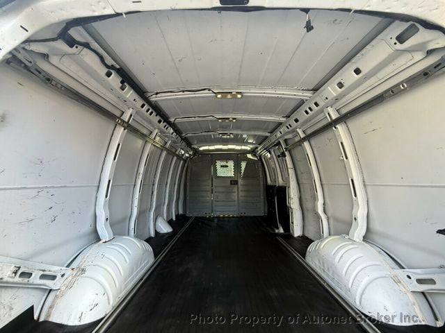 2017 Chevrolet Express Cargo Van RWD 3500 155" - 23069961 - 26