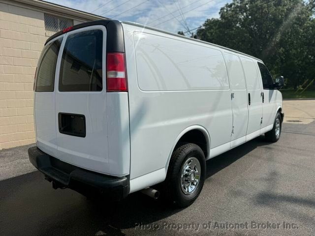 2017 Chevrolet Express Cargo Van RWD 3500 155" - 23069961 - 5