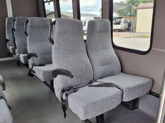 2017 Chevrolet Express Commercial Cutaway 3500 Van 139" - 23023192 - 11