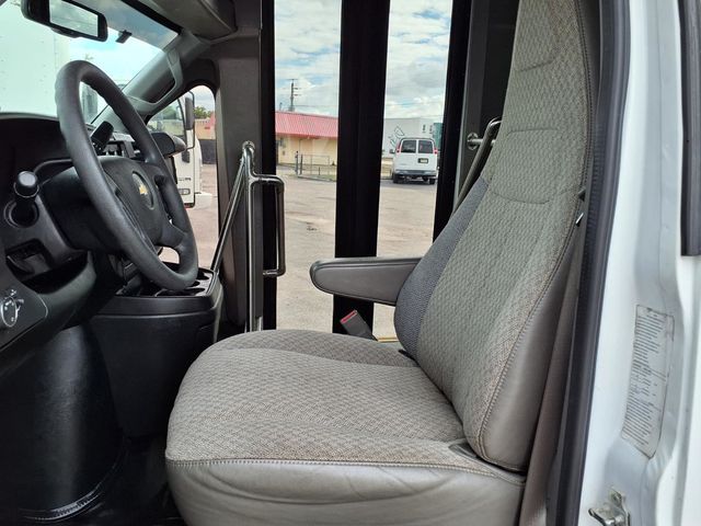 2017 Chevrolet Express Commercial Cutaway 3500 Van 139" - 23023192 - 23
