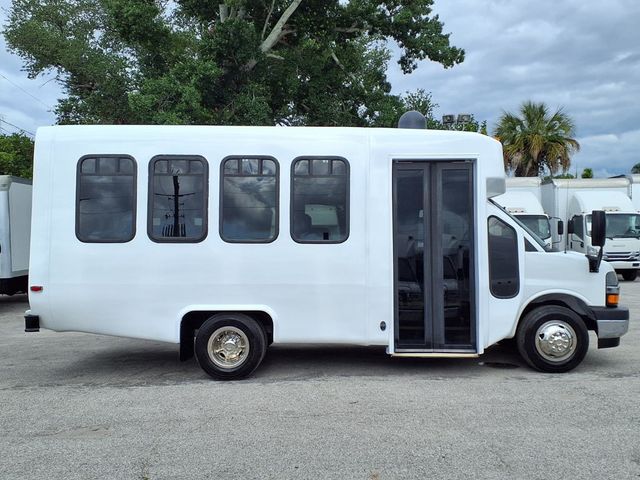 2017 Chevrolet Express Commercial Cutaway 3500 Van 139" - 23023192 - 2