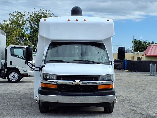 2017 Chevrolet Express Commercial Cutaway 3500 Van 139" - 23023192 - 8