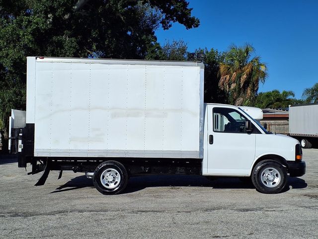 2017 Chevrolet Express Commercial Cutaway 3500 Van 139" - 23095814 - 1
