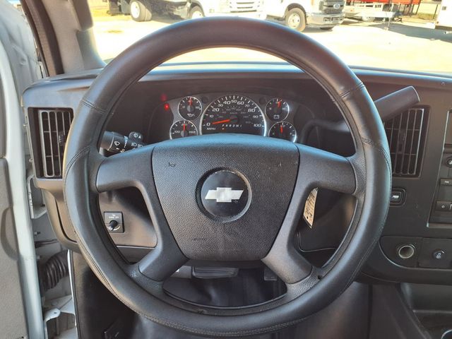 2017 Chevrolet Express Commercial Cutaway 3500 Van 139" - 23095814 - 23