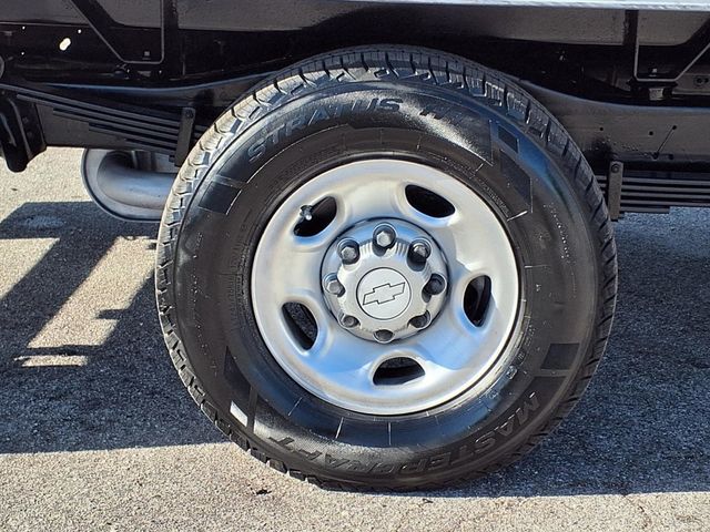 2017 Chevrolet Express Commercial Cutaway 3500 Van 139" - 23095814 - 28