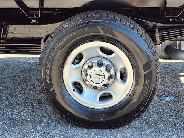 2017 Chevrolet Express Commercial Cutaway 3500 Van 139" - 23095814 - 30