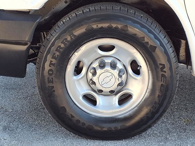 2017 Chevrolet Express Commercial Cutaway 3500 Van 139" - 23095814 - 32