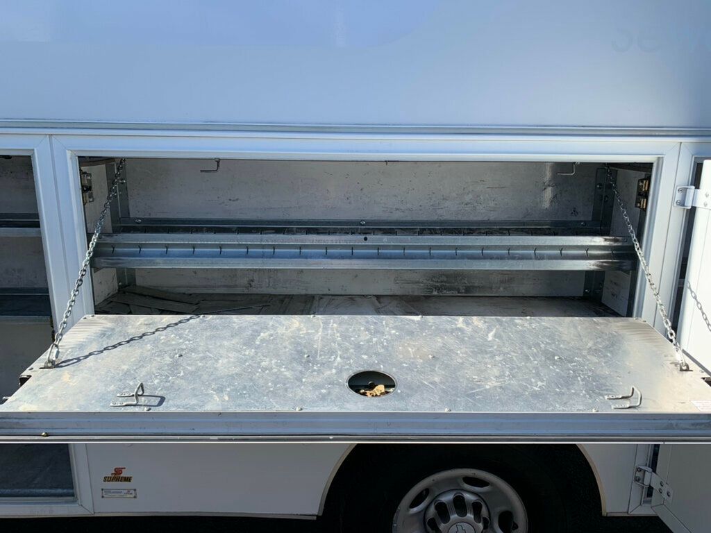 2017 Chevrolet Express Commercial Cutaway 3500 Van 139" Commercial Cutaway 1-Owner - 22958498 - 20