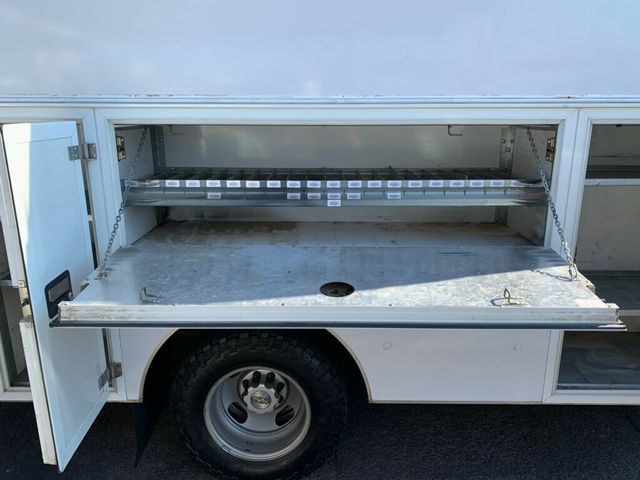 2017 Chevrolet Express Commercial Cutaway 3500 Van 139" Express Commercial 1-Owner - 22951465 - 4