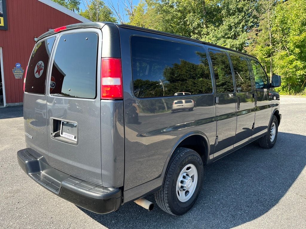 2017 Chevrolet Express Passenger 12 Passenger Southern Peach - 22572734 - 2