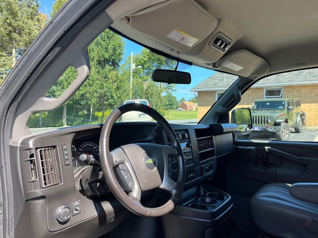 2017 Chevrolet Express Passenger 12 Passenger Southern Peach - 22572734 - 30