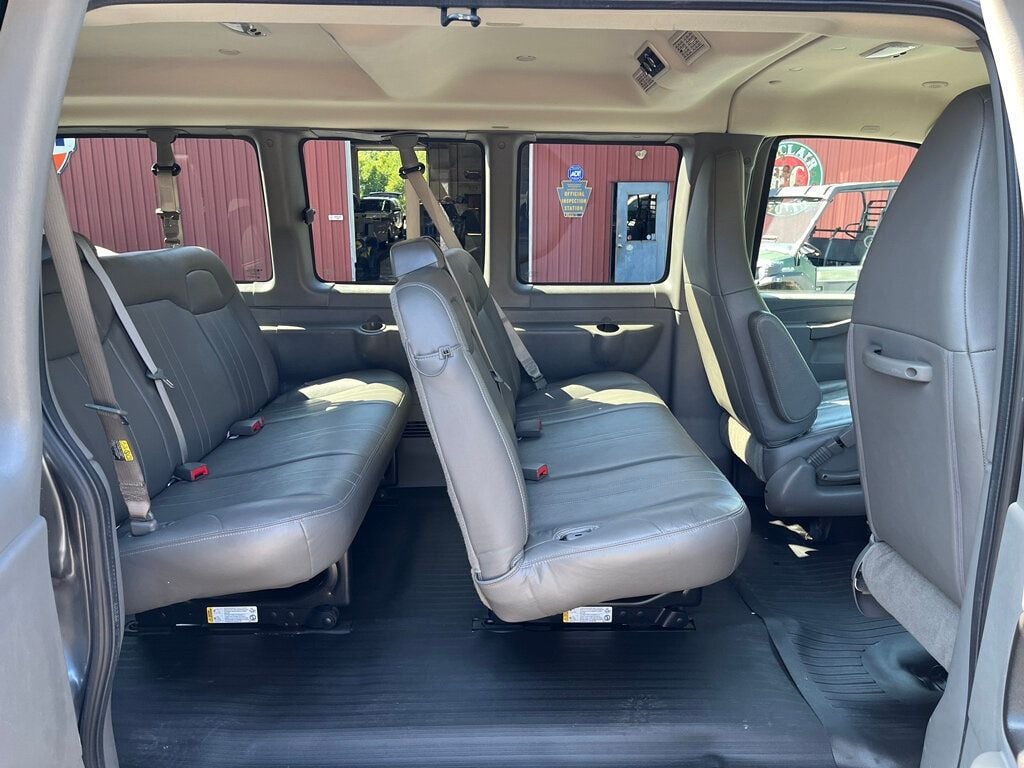 2017 Chevrolet Express Passenger 12 Passenger Southern Peach - 22572734 - 49