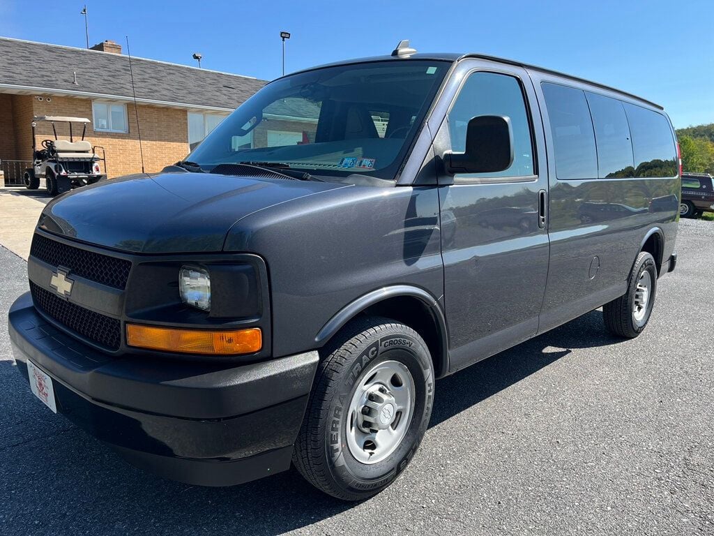 2017 Chevrolet Express Passenger 12 Passenger Southern Peach - 22572734 - 6