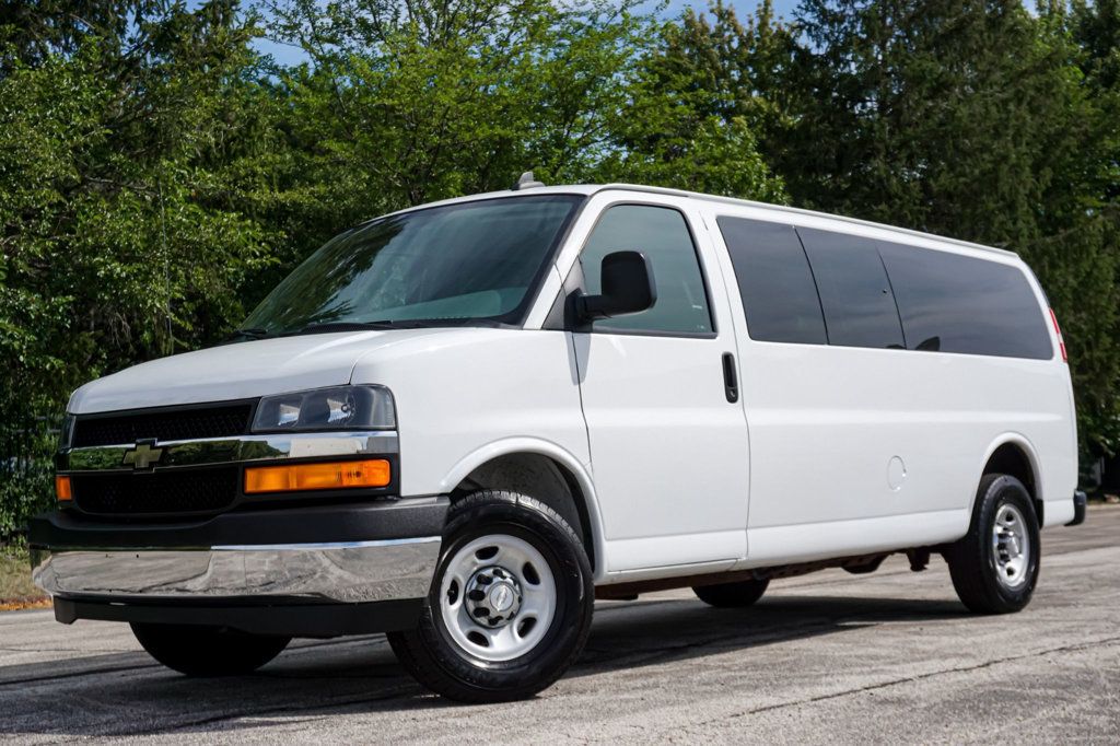 2017 Chevrolet Express Passenger Express 3500 15-Passenger Van 43k - 23083648 - 0