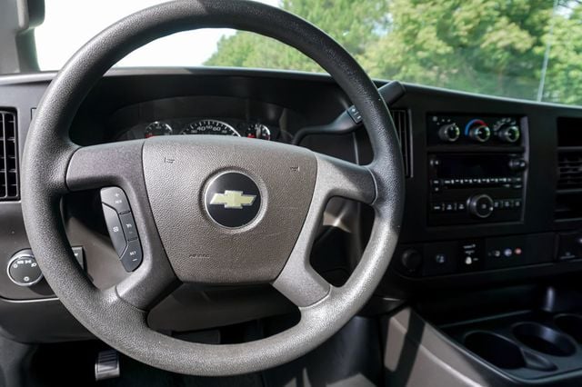 2017 Chevrolet Express Passenger Express 3500 15-Passenger Van 43k - 23083648 - 9