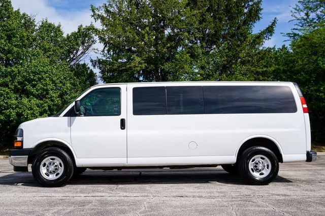 2017 Chevrolet Express Passenger Express 3500 15-Passenger Van 43k - 23083648 - 16