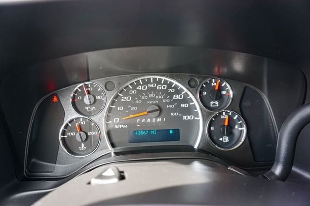 2017 Chevrolet Express Passenger Express 3500 15-Passenger Van 43k - 23083648 - 17