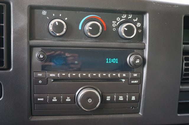 2017 Chevrolet Express Passenger Express 3500 15-Passenger Van 43k - 23083648 - 18