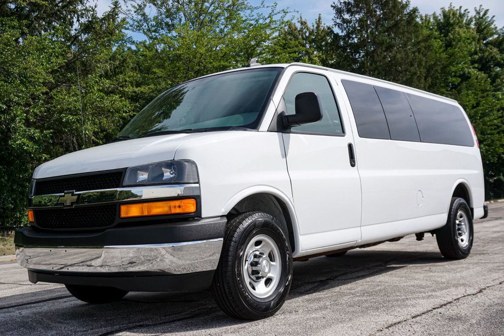 2017 Chevrolet Express Passenger Express 3500 15-Passenger Van 43k - 23083648 - 21