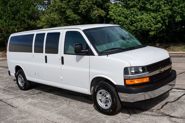 2017 Chevrolet Express Passenger Express 3500 15-Passenger Van 43k - 23083648 - 22