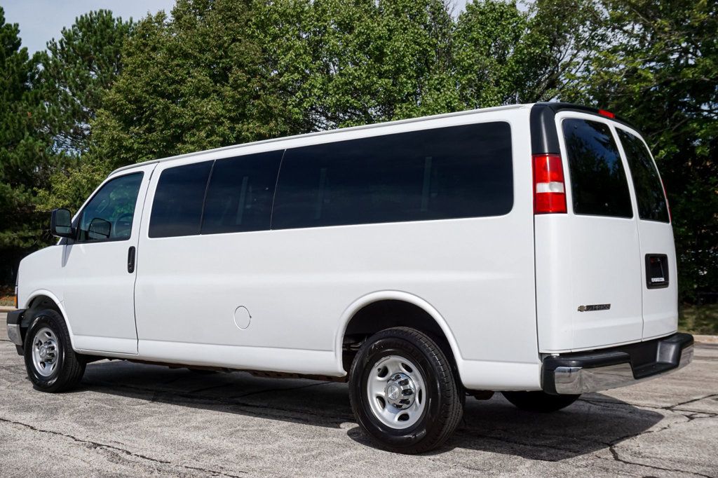 2017 Chevrolet Express Passenger Express 3500 15-Passenger Van 43k - 23083648 - 23