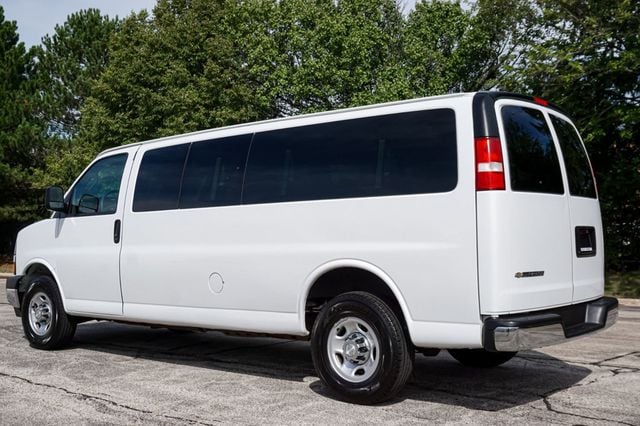 2017 Chevrolet Express Passenger Express 3500 15-Passenger Van 43k - 23083648 - 23