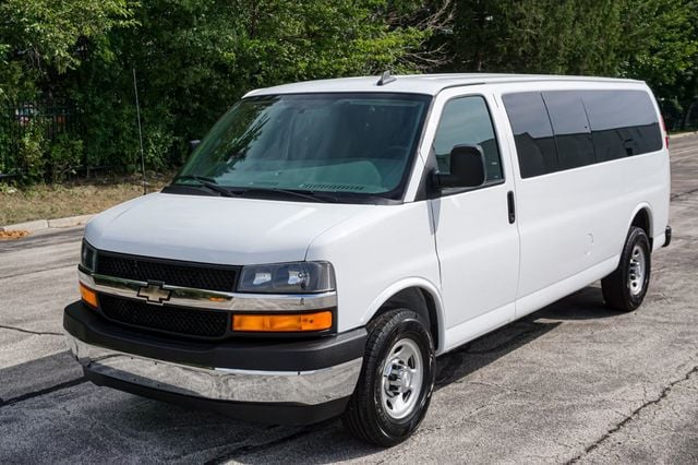 2017 Chevrolet Express Passenger Express 3500 15-Passenger Van 43k - 23083648 - 2