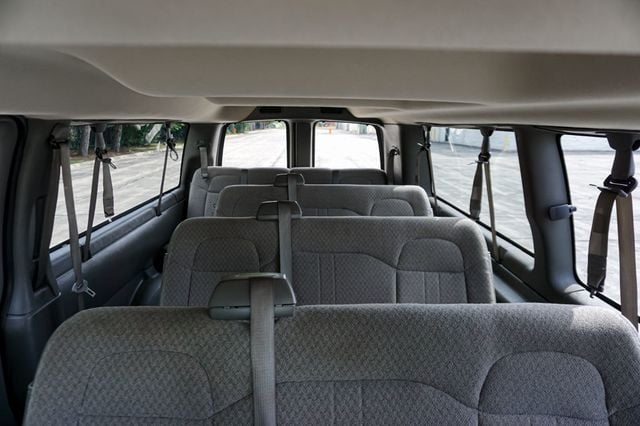 2017 Chevrolet Express Passenger Express 3500 15-Passenger Van 43k - 23083648 - 38