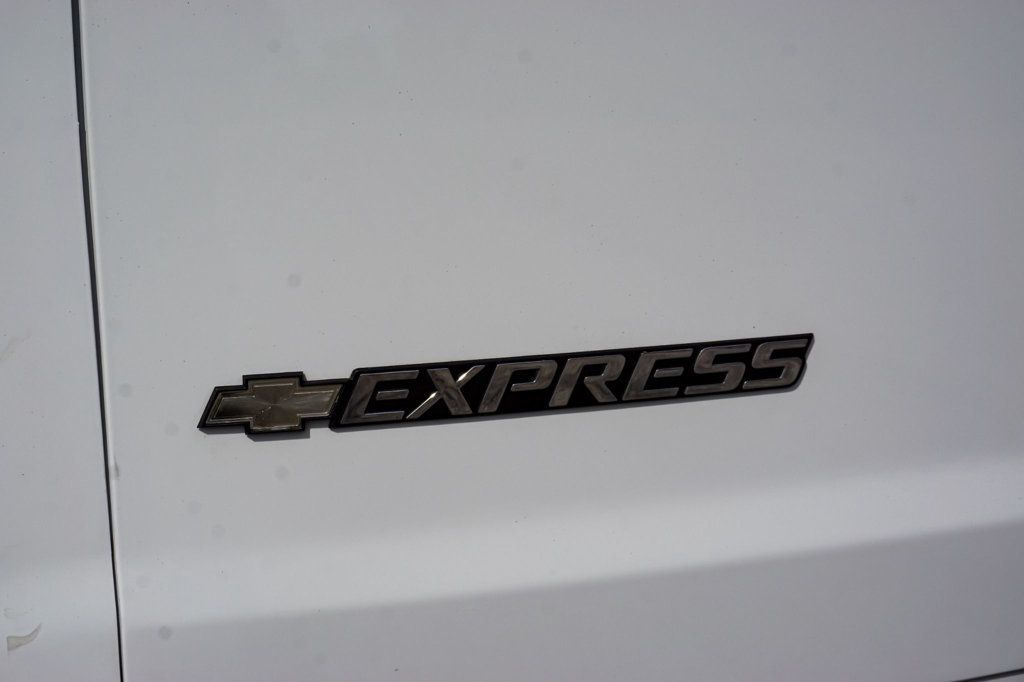2017 Chevrolet Express Passenger Express 3500 15-Passenger Van 43k - 23083648 - 48
