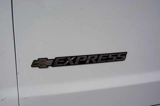 2017 Chevrolet Express Passenger Express 3500 15-Passenger Van 43k - 23083648 - 48