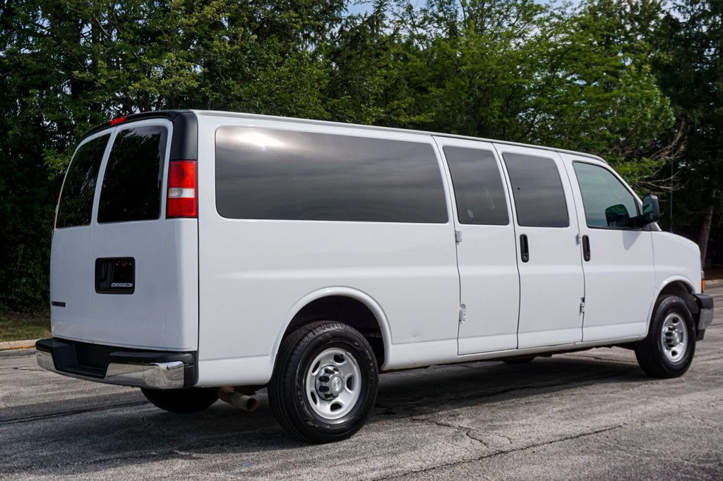2017 Chevrolet Express Passenger Express 3500 15-Passenger Van 43k - 23083648 - 4