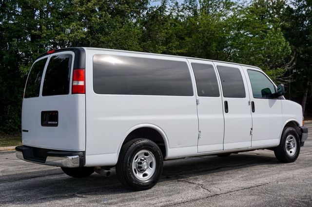2017 Chevrolet Express Passenger Express 3500 15-Passenger Van 43k - 23083648 - 4