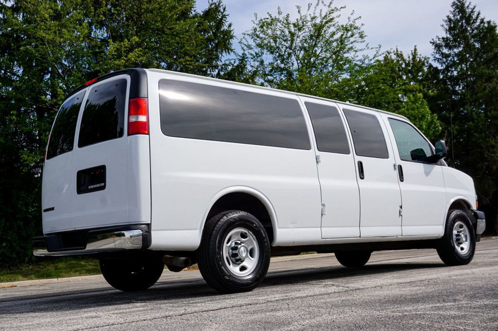 2017 Chevrolet Express Passenger Express 3500 15-Passenger Van 43k - 23083648 - 5