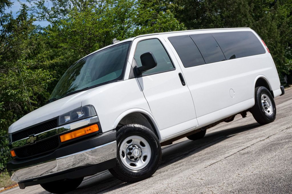 2017 Chevrolet Express Passenger Express 3500 15-Passenger Van 43k - 23083648 - 66