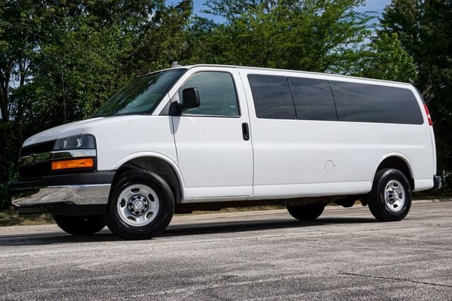 2017 Chevrolet Express Passenger Express 3500 15-Passenger Van 43k - 23083648 - 68