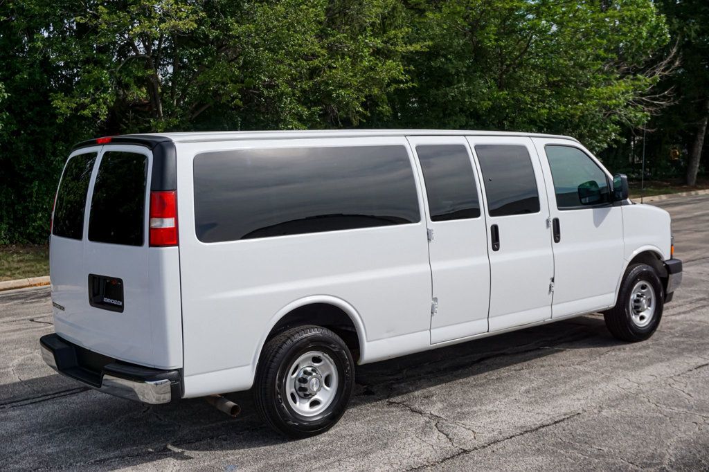 2017 Chevrolet Express Passenger Express 3500 15-Passenger Van 43k - 23083648 - 6