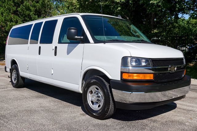 2017 Chevrolet Express Passenger *Express 3500* *15-Passenger Van* *Extended* *Only 45k Miles* - 23071573 - 1
