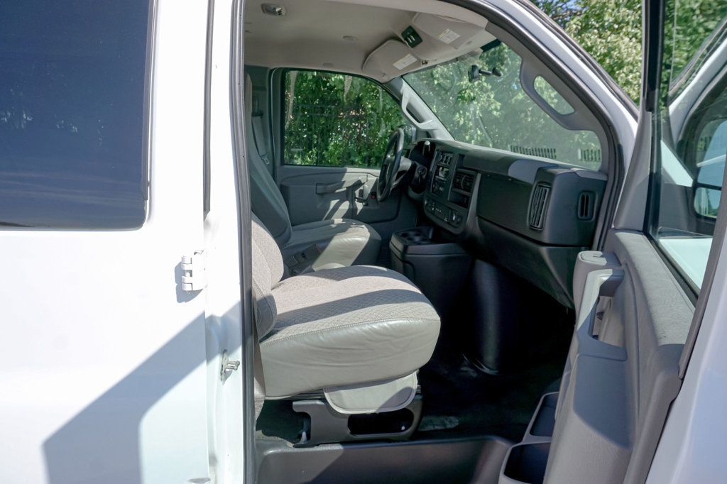 2017 Chevrolet Express Passenger *Express 3500* *15-Passenger Van* *Extended* *Only 45k Miles* - 23071573 - 28