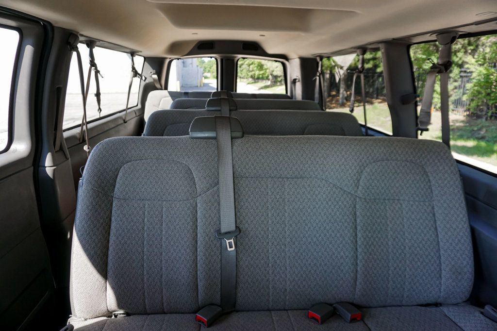 2017 Chevrolet Express Passenger *Express 3500* *15-Passenger Van* *Extended* *Only 45k Miles* - 23071573 - 31