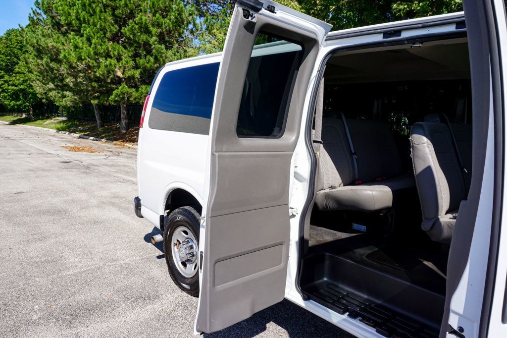 2017 Chevrolet Express Passenger *Express 3500* *15-Passenger Van* *Extended* *Only 45k Miles* - 23071573 - 45